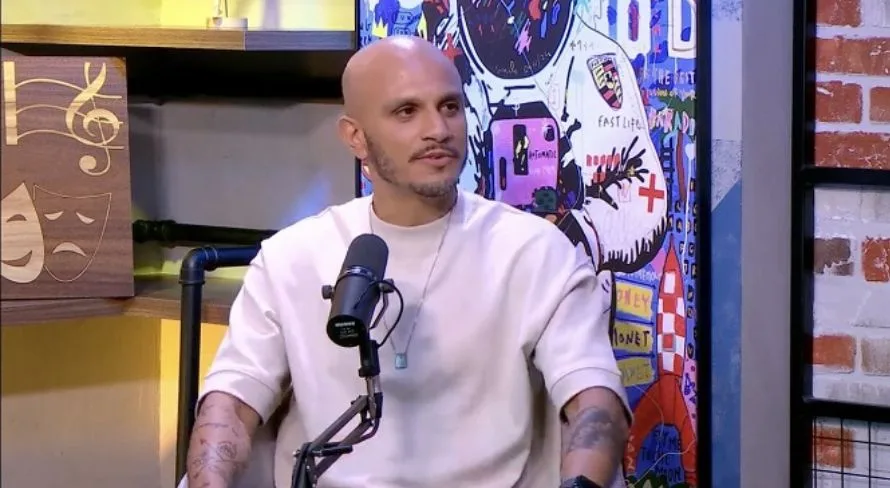 Fábio Santos aponta quem é o maior jogador da história do Corinthians