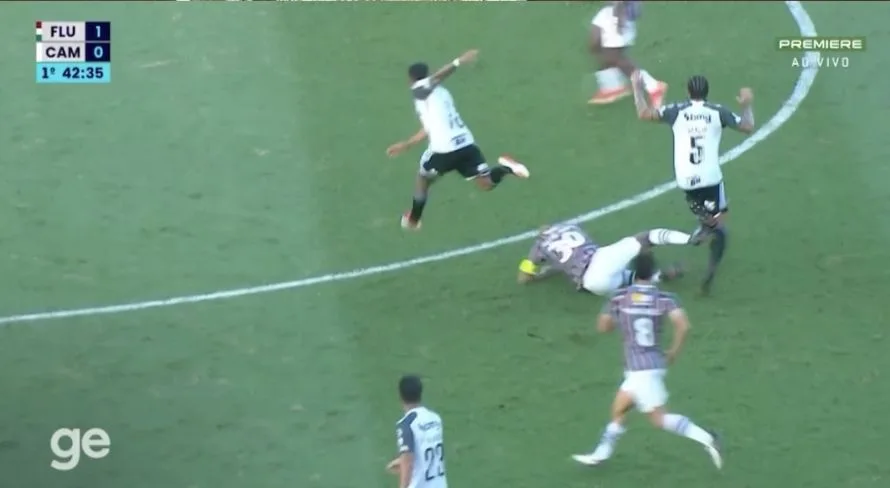 Felipe Melo acerta “carrinho duplo” e reclama após cartão: “Textor tem razão”