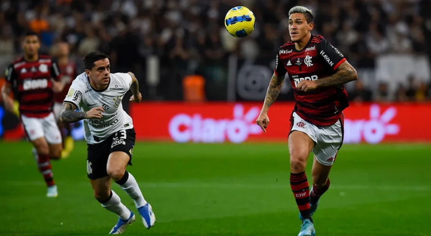 Flamengo é exemplo de consultoria ao Corinthians para tentar equacionar dívida bilionária