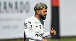 PVC isenta Gabigol de erro ao vestir camisa do Corinthians: “Grosseria”