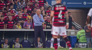 Maurício Saraiva aponta time que “se atrapalha sozinho” no Brasileirão