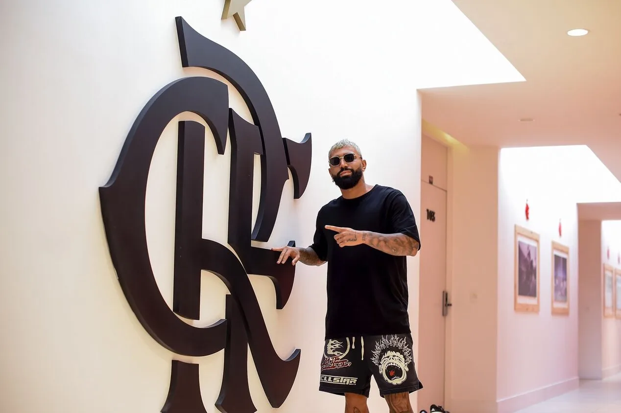 Torcedores do Flamengo ironizam jornalista por críticas à recepção de Gabigol 