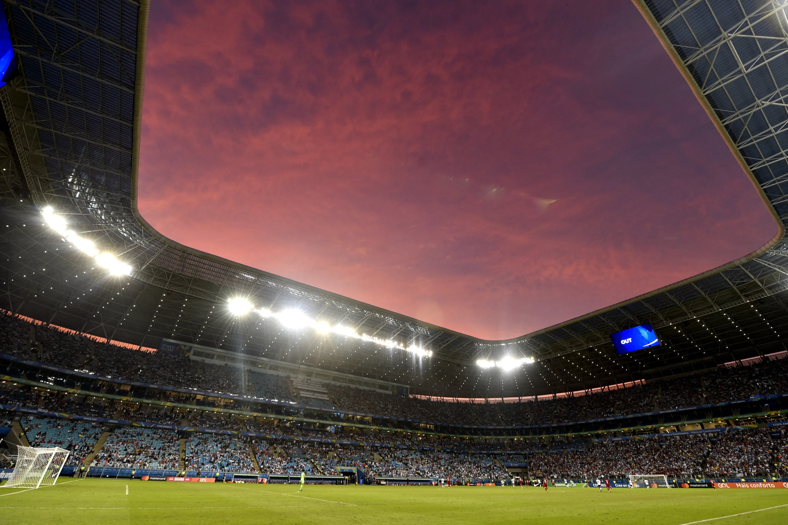 Arena do Grêmio é saqueada em inundação no Rio Grande do Sul