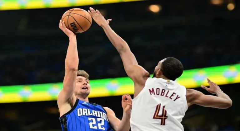 Onde assistir ao jogo dos playoffs da NBA hoje (05)