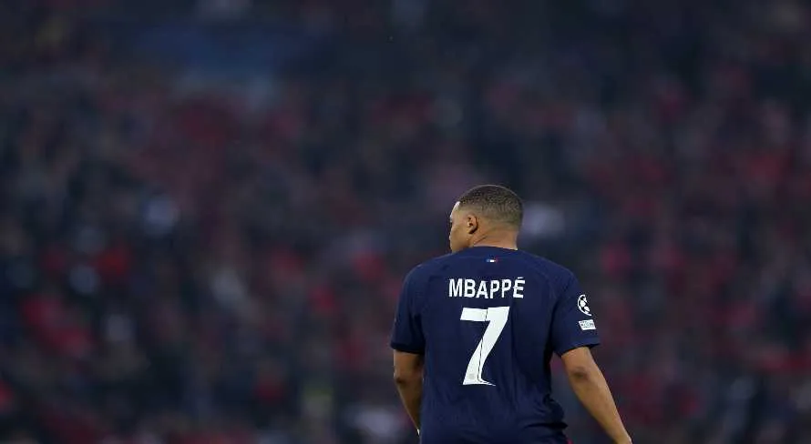 Toulouse goleia o PSG no último jogo de Mbappé no Parque dos Príncipes