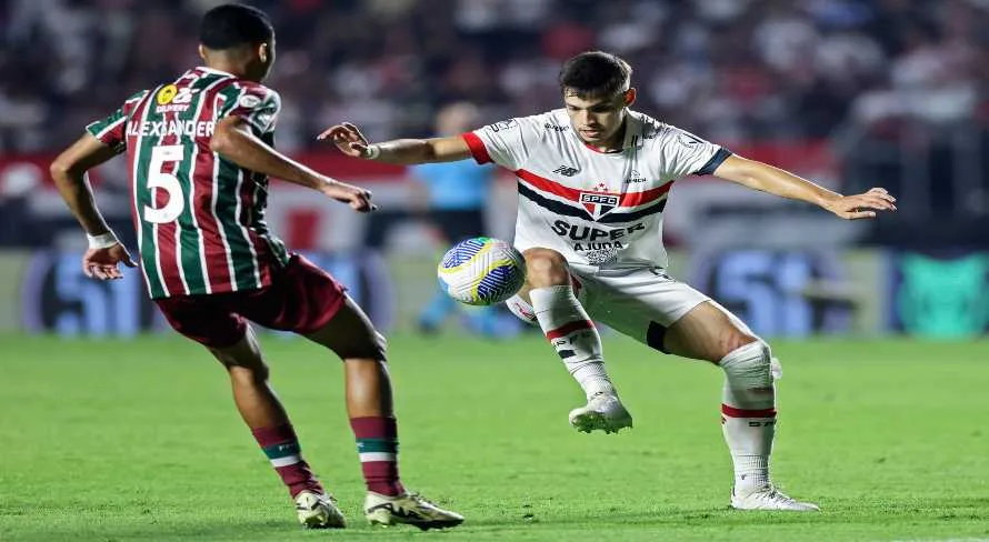 SPFC marca no apagar das luzes e garante vitória contra o Fluminense no Brasileirão
