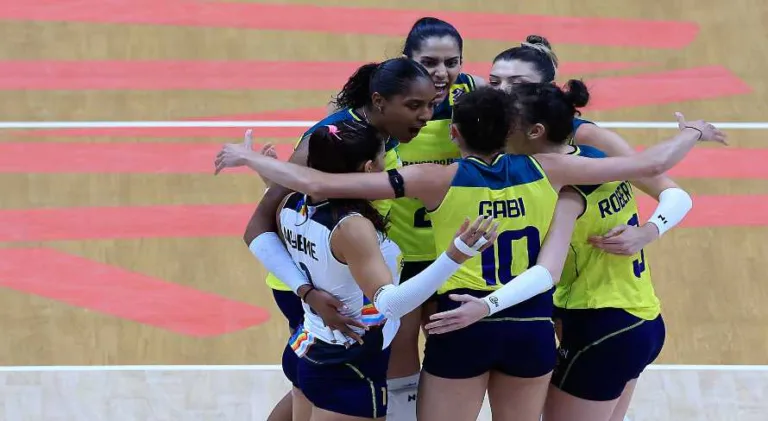 Brasil vence os Estados Unidos e mantém 100% na Liga das Nações de Vôlei Feminino