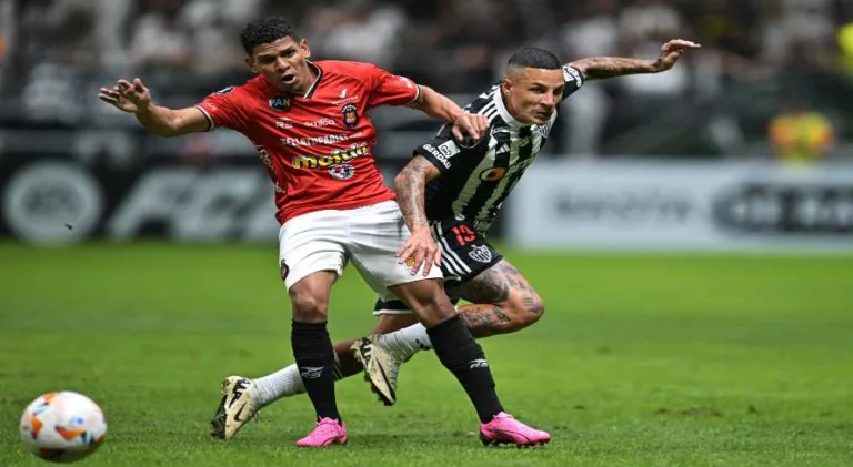Atlético-MG atropela o Caracas e avança às finais da Libertadores