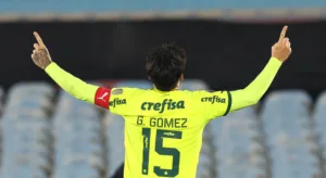 Gómez precisa de um gol para se tornar o maior zagueiro-artilheiro da história do Palmeiras