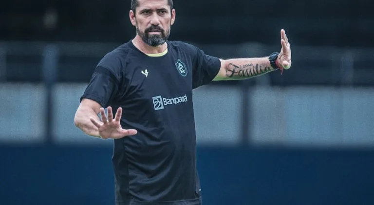 Remo anuncia demissão do técnico Gustavo Morínigo