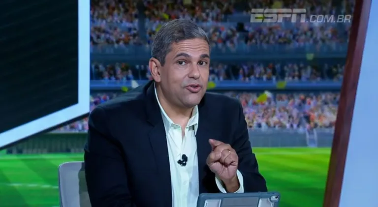 João Guilherme banca melhor camisa 9 do futebol brasileiro: “Impressionante”