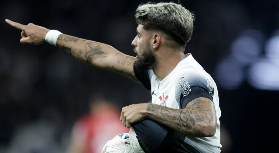 Julio Gomes avalia temporada do Corinthians até o momento: “Altos e baixos”