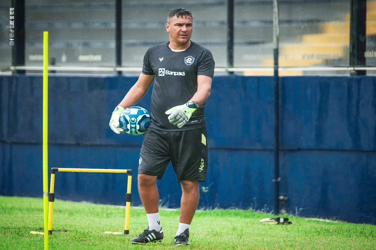 Treinador de goleiros processa Remo e cobra R$ 828 mil de indenização