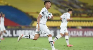 Cruzeiro cogita contratação de centroavante da Juventus