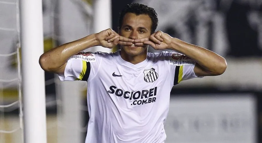 Flavio Prado aponta camisa 9 do Brasileirão que pode repetir Leandro Damião: “Nunca mais jogou”