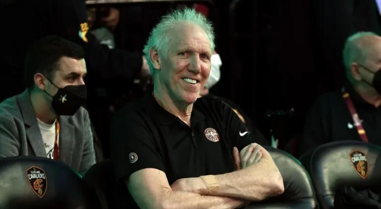 Lenda da NBA, pivô Bill Walton morre aos 71 anos; saiba mais