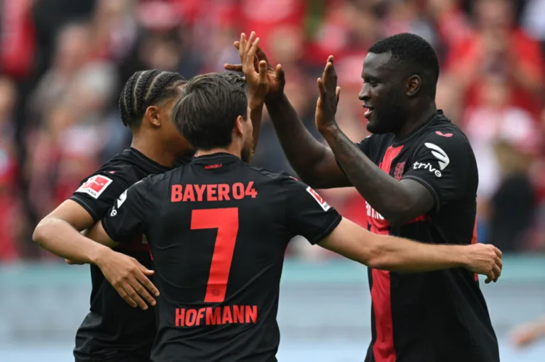 Bayer Leverkusen vence e garante título invicto da Bundesliga 
