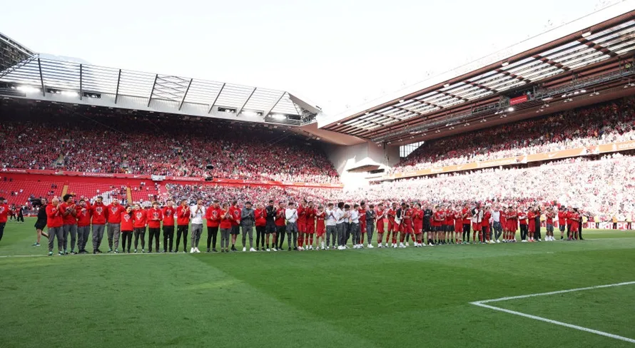 Liverpool anuncia vaga na comissão técnica pelo LinkedIn
