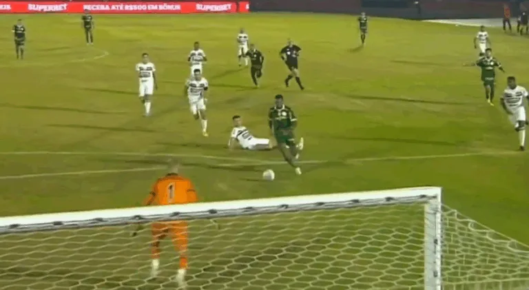 Paulo Nunes critica decisão de atacante do Palmeiras em gol perdido: “Não dá”