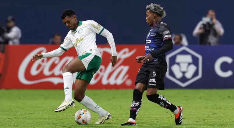 Time da Premier League prepara oferta para tirar Luis Guilherme do Palmeiras