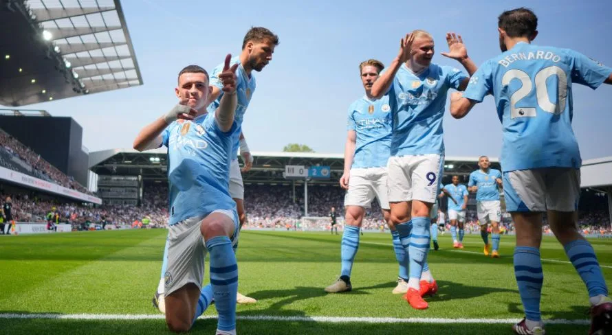 Manchester City goleia Fulham e assume liderança da Premier League