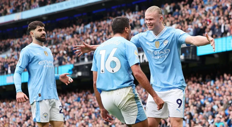 Manchester City pode ‘roubar’ liderança do Arsenal na Premier League hoje