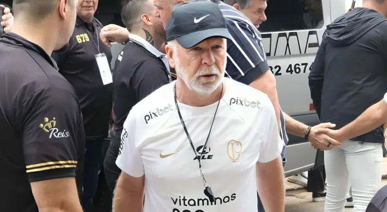 Mano Menezes define técnico “fenômeno” no futebol mundial