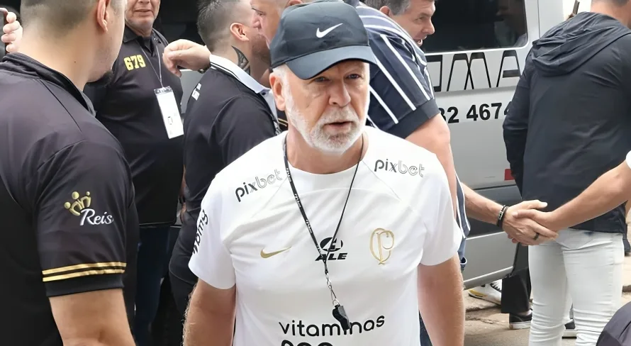 Mano Menezes define técnico “fenômeno” no futebol mundial