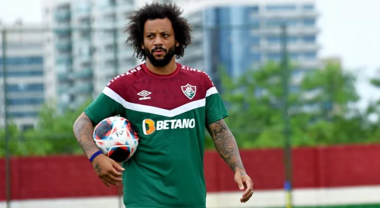 Marcelo vê camisa 9 com status elevado no futebol brasileiro: “Craque” 