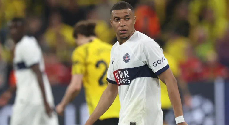 Torcedores não perdoam atuação de Mbappé em jogo do PSG na Champions League