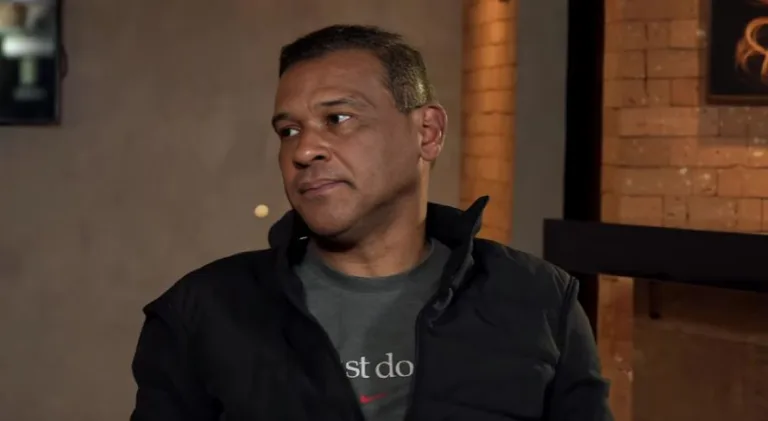 Muller aponta clube que “rasgou dinheiro” no futebol brasileiro com reforço: “Muita grana”