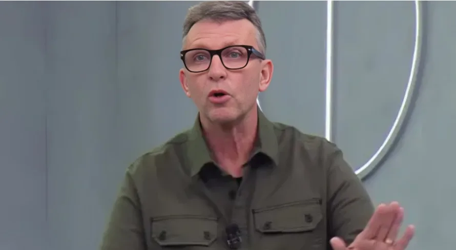 Neto detona técnico de time do Brasileirão Série A: “Passa do limite”