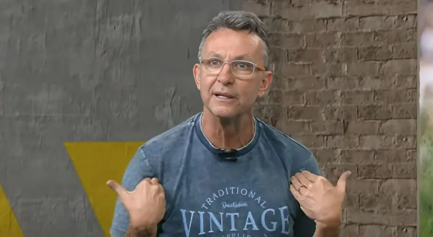 Craque Neto aponta time que vai reagir no futebol brasileiro: “Vai arregaçar” 