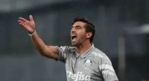 Neto crava único técnico que supera Abel Ferreira no futebol brasileiro