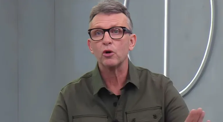 Neto exalta ex-meia do futebol brasileiro: “camisa 10 de verdade”
