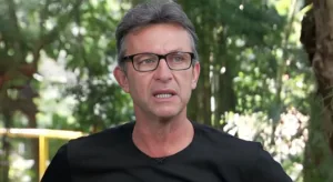 Neto exalta volante destaque do Brasileirão Série A: “Que jogador”