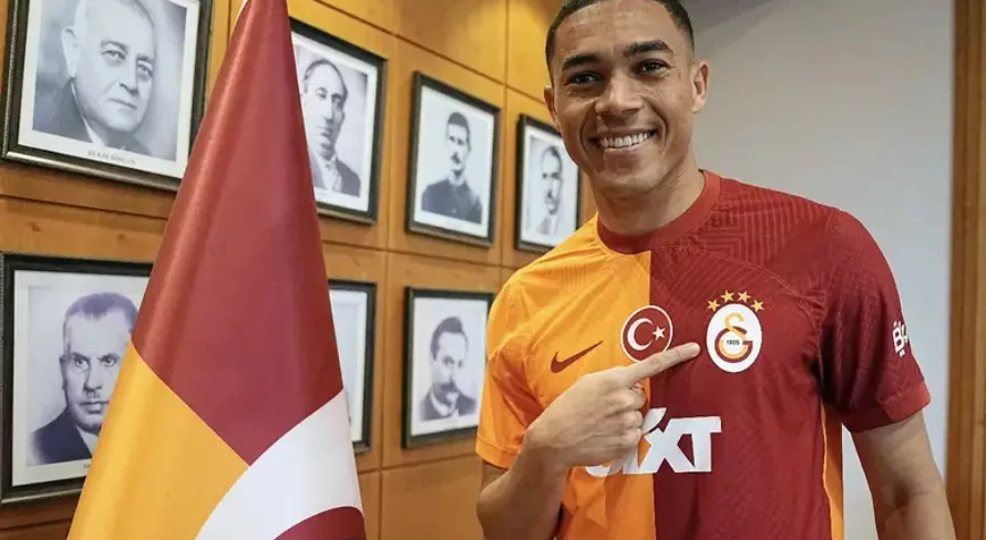 Nicola cita Carlos Vinícius e aponta interesse de times do Brasileirão Série A