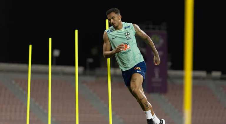 Nicola aborda especulações de interesse do Flamengo em Danilo