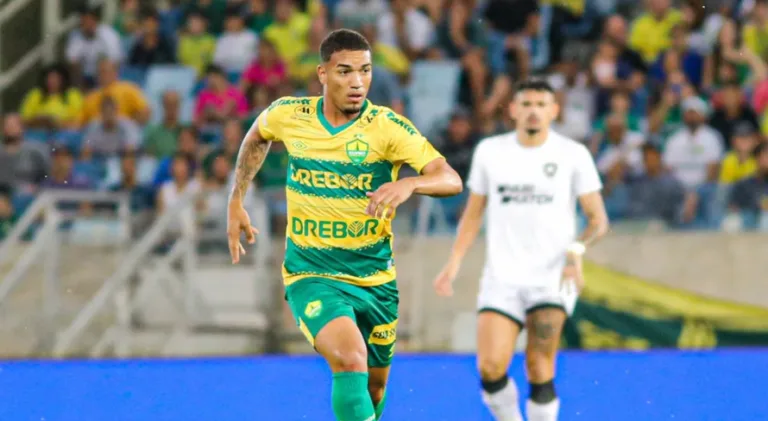 Nicola aponta negociações avançadas do Corinthians por meio-campista