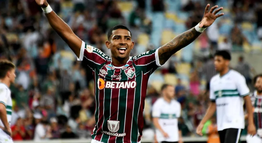 Nicola aborda protestos contra John Kennedy, do Fluminense, e cita interesse de clube mexicano