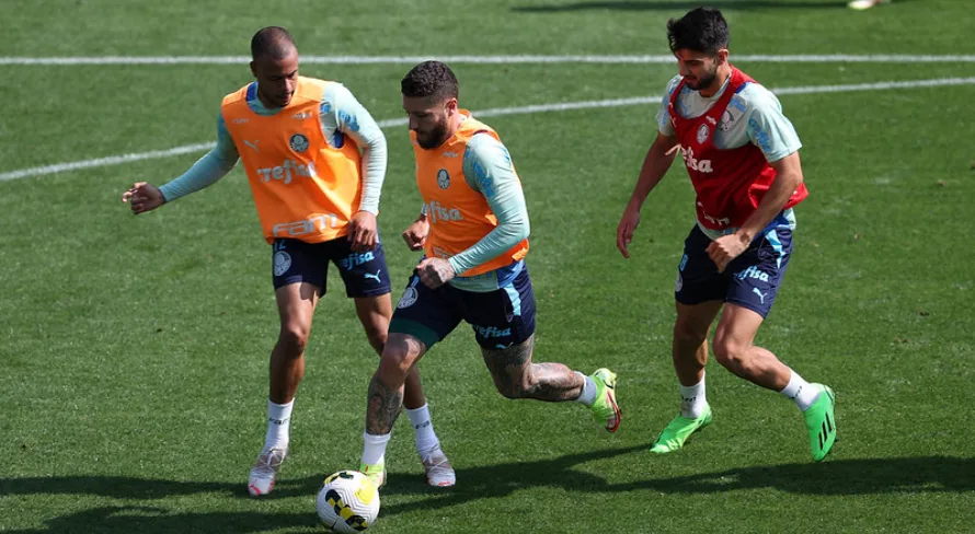 Nicola comenta interesse do Cruzeiro em dois titulares do Palmeiras