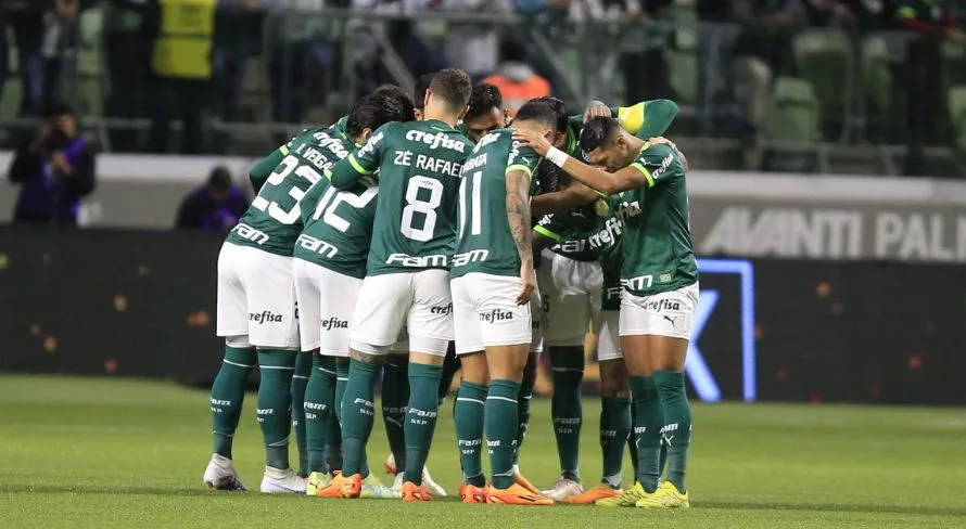 Facincani “faz a limpa” no time titular do Palmeiras e pede saídas: “Hora extra”