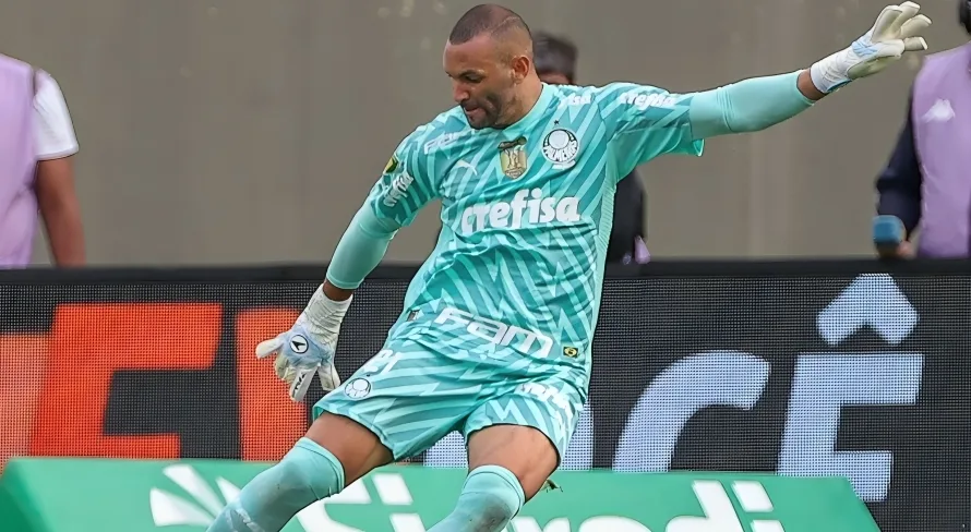 Goleiro vira piloto de avião? Weverton, do Palmeiras, faz seu primeiro voo solo; assista