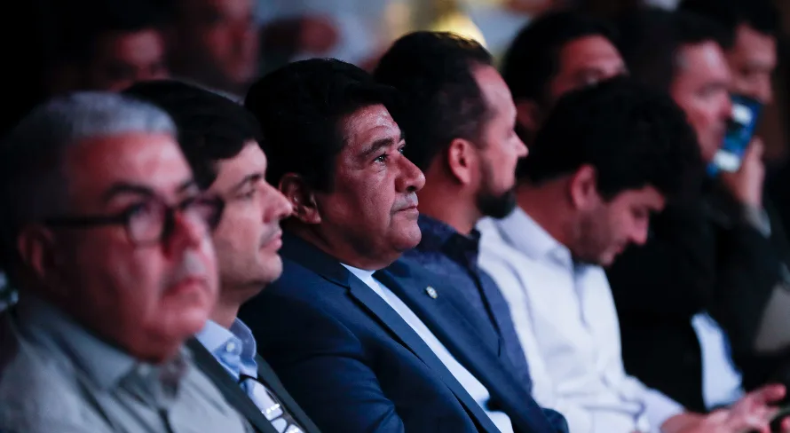 Galvão Bueno reage à atitude da CBF com a seleção brasileira: “Foi um crime”