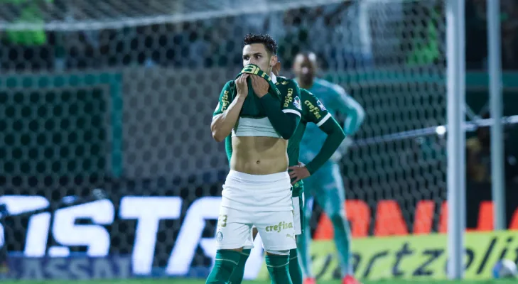 Raphael Veiga cai de rendimento em cobranças de pênaltis pelo Palmeiras; veja os números Raphael Veiga cai de rendimento em cobranças de pênaltis pelo Palmeiras; veja os números