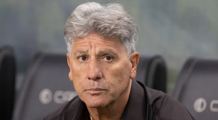 Renato Gaúcho, técnico do Grêmio, é resgatado de hotel após enchente