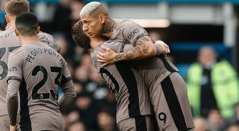 Tottenham pode vender Richarlison e buscar atacante do Bournemouth