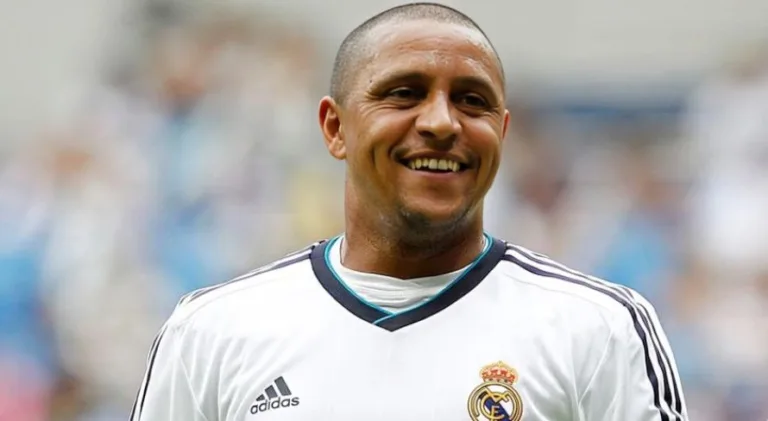 Roberto Carlos não se escolhe ao eleger melhor lateral da história do futebol