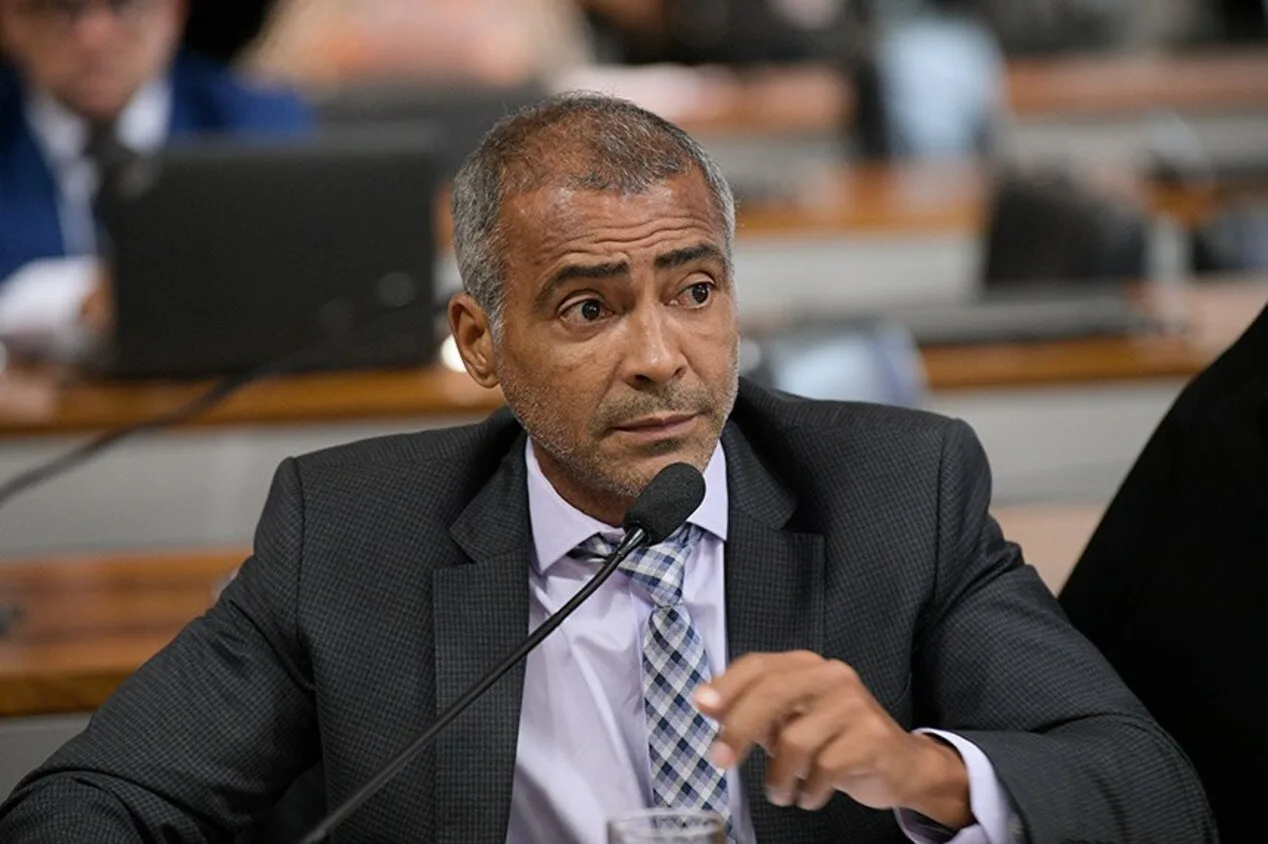 Romário surpreende América-RJ com nova regra e faz promessa 