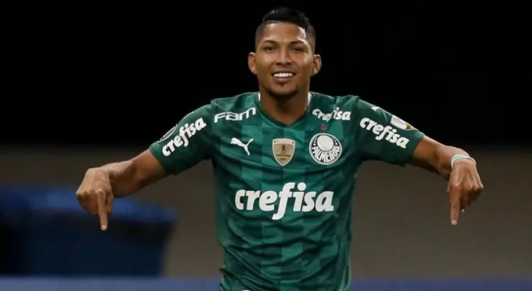 Rony fala sobre possível atrito com Abel Ferreira e futuro no Palmeiras
